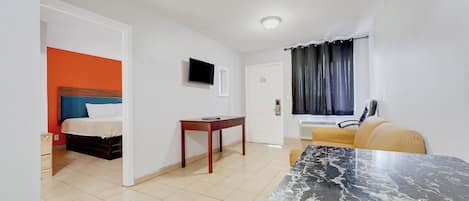 Chambre Premium, 1 très grand lit, accessible aux personnes à mobilité réduite, coin cuisine | Bureau, Wi-Fi gratuit, draps fournis