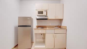 Premium Room, 1 King Bed, Accessible, Kitchenette | Private kitchenette