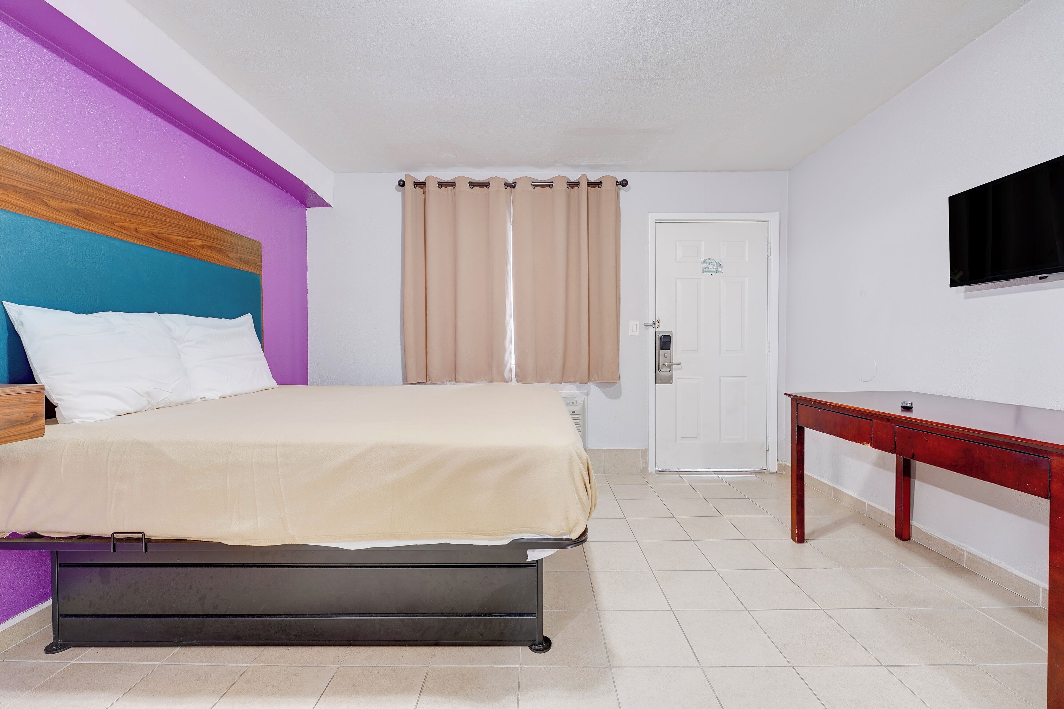 Desk, free WiFi, bed sheets