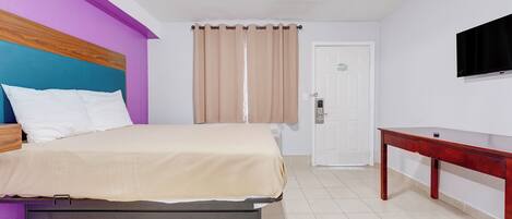 Premium Room, 1 Queen Bed, Accessible, Kitchenette