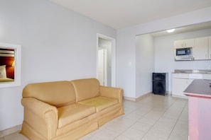 Suite, 1 King Bed, Accessible | Desk, free WiFi, bed sheets - Memphis 1 Extended Stay near airport I 240, TN (Memphis)