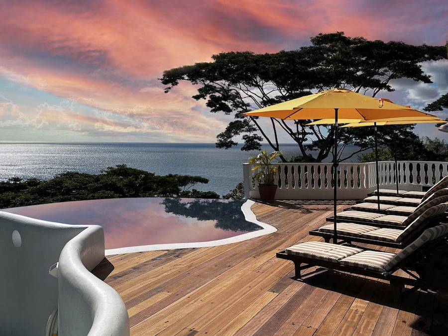 2 outdoor pools, sun loungers