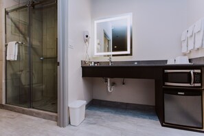 Basic Room, 1 King Bed | Bathroom | Separate bathtub and shower, towels