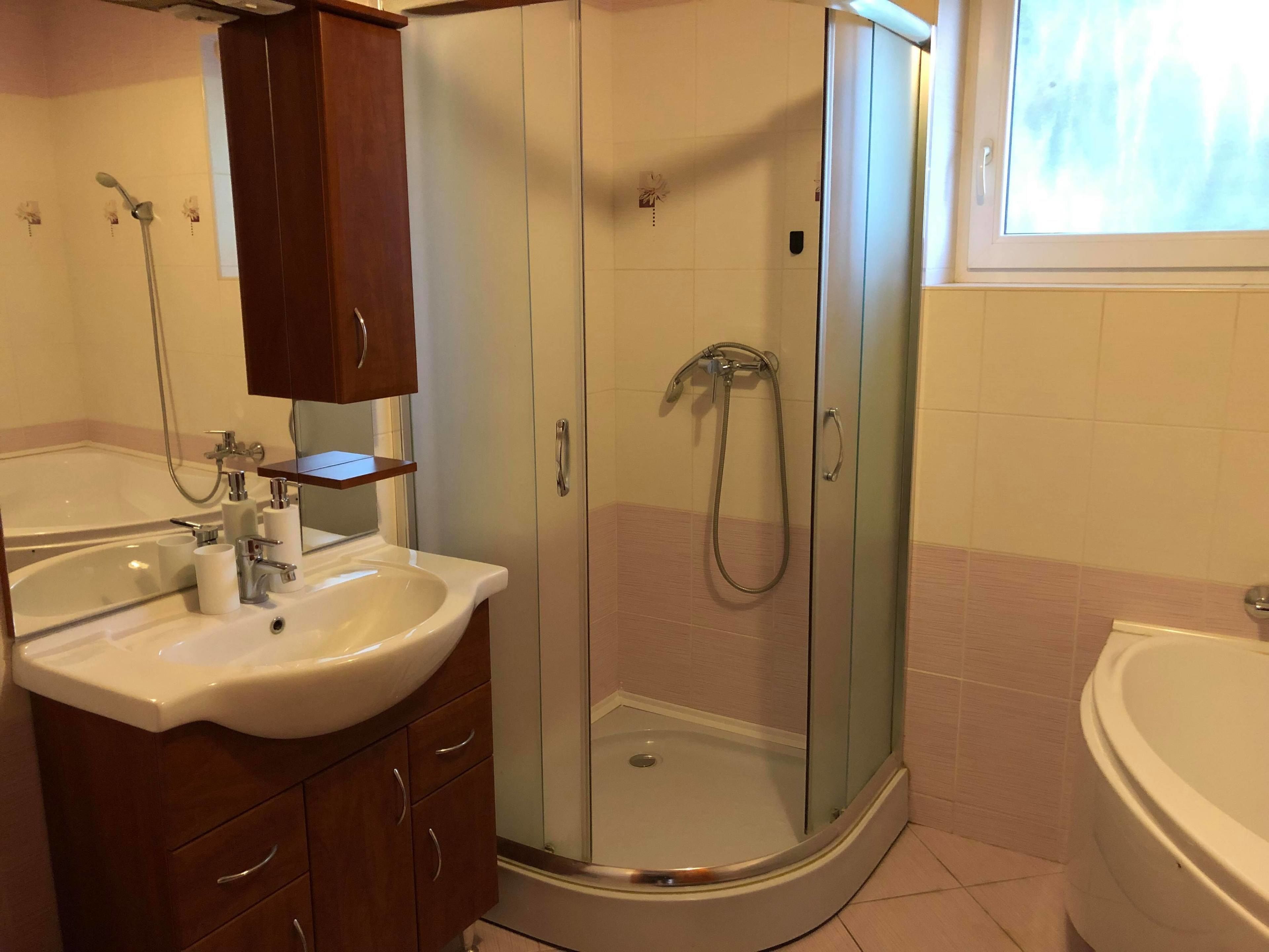 Private spa tub