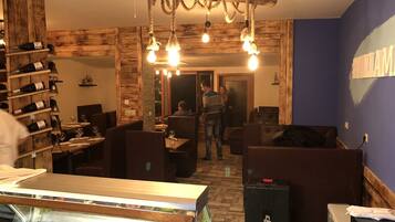 Breakfast, lunch, dinner served; international cuisine