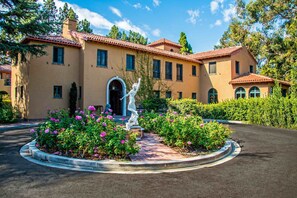 Front of property - The Paramour Estate (Los Angeles)
