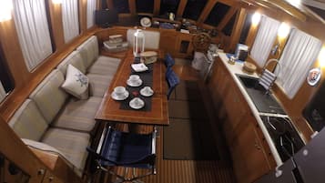Suite, 3 Bedrooms, Sea Facing (Yacht) | In-room dining