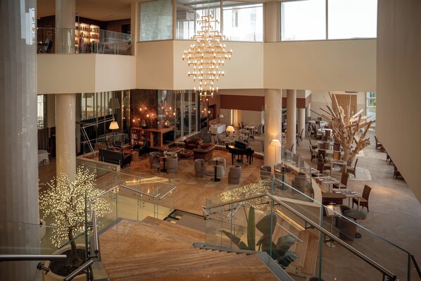 Breakfast, lunch, dinner served; Italian cuisine  - UNA HOTELS MH Matera (Borgo Venusio)