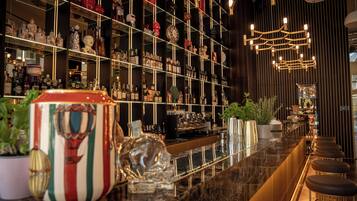 Bar (in der Unterkunft)