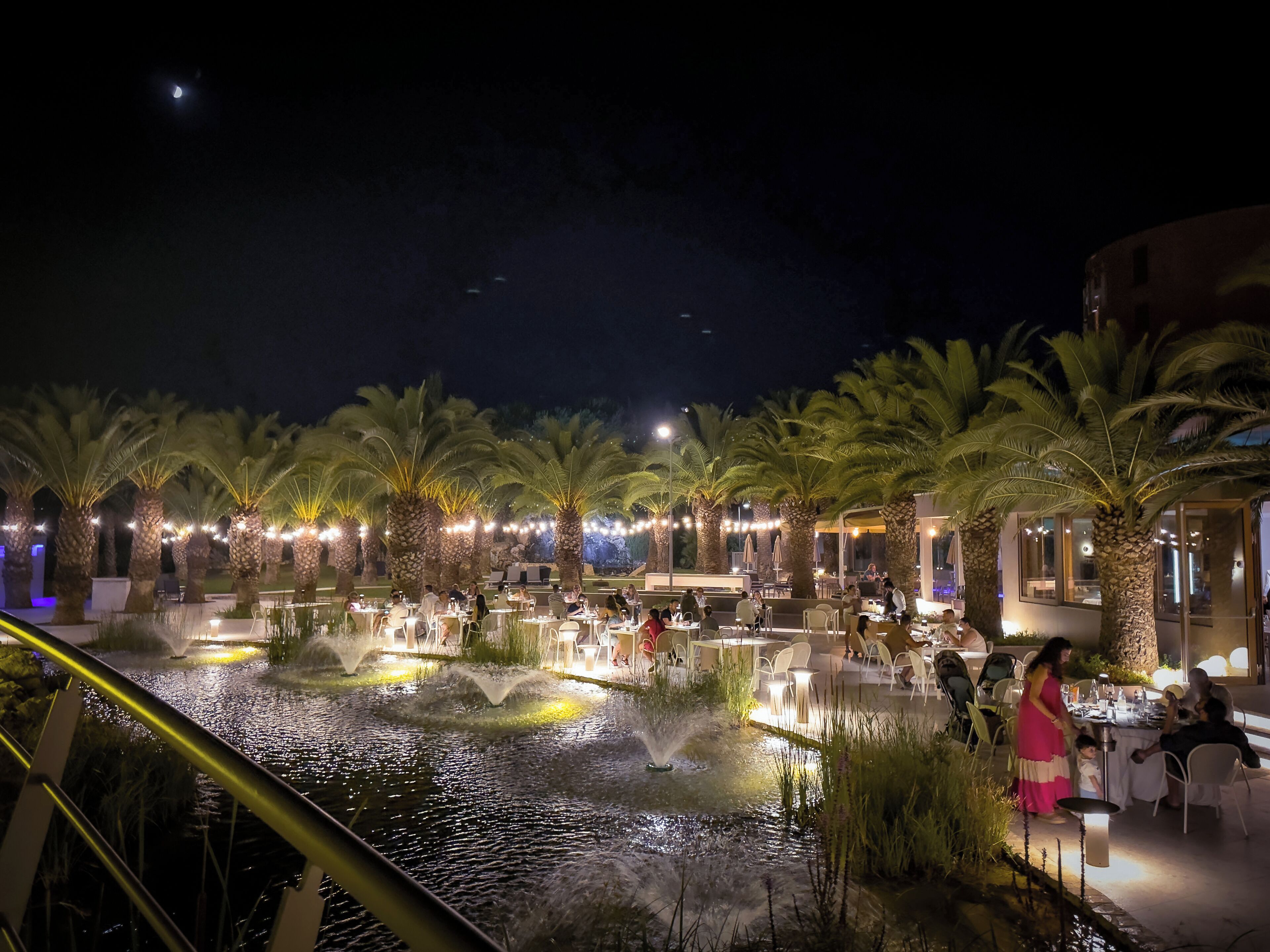 Se sirven desayunos, comidas, cenas y cocina italiana 