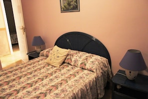 3 bedrooms, iron/ironing board, cots/infant beds, rollaway beds