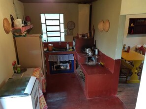 Geladeira, fogão, cooktop, cafeteira/chaleira