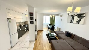 Living area - Monaco Grand Apartments By CityBookings (Bucharest)