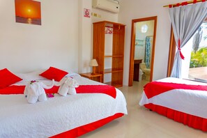 Familie vierpersoonskamer | Luxe beddengoed, donsdekens, pillowtop-bedden, individueel gedecoreerd