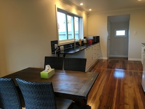 Casa, 3 habitaciones | Servicio a la habitación