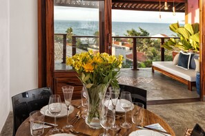 Deluxe Apartment, Ocean View | In-room dining - Castelo Pink Boutique Hotel (Beberibe)