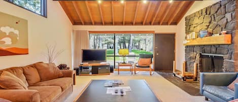 Televisio, takka, DVD-soitin