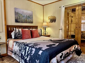 2 bedrooms, iron/ironing board, free WiFi, bed sheets - Secluded cabin, great location, hot tub, and foosball! (Sevierville)