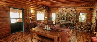 Gold Mountain Manor Bed and Breakfast