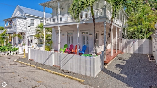 << SWEET HOME ANGELITA @ VIEILLE VILLE >> Rénové maison Off Duval + dernier service clé ...