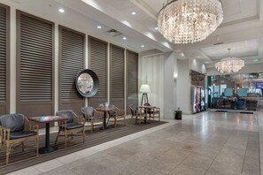 Lobby - Reduced Price View of Gulf! Lagoon Pool, Kids Splash Pad, Restaurant, Bar, Fitness Center, Tennis (Destin)