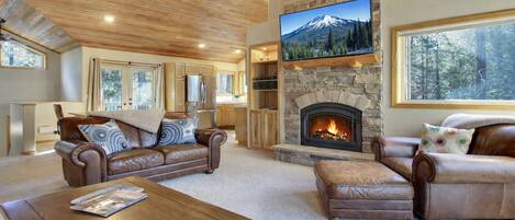 Fernseher, Kamin, Tischtennisplatte