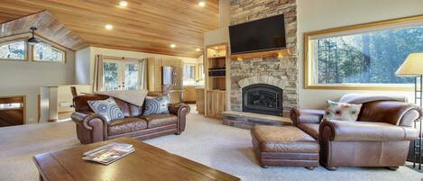 تلفزيون، مدفأة، تنس طاولة