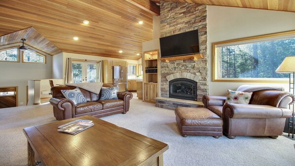 TV, fireplace, ping pong