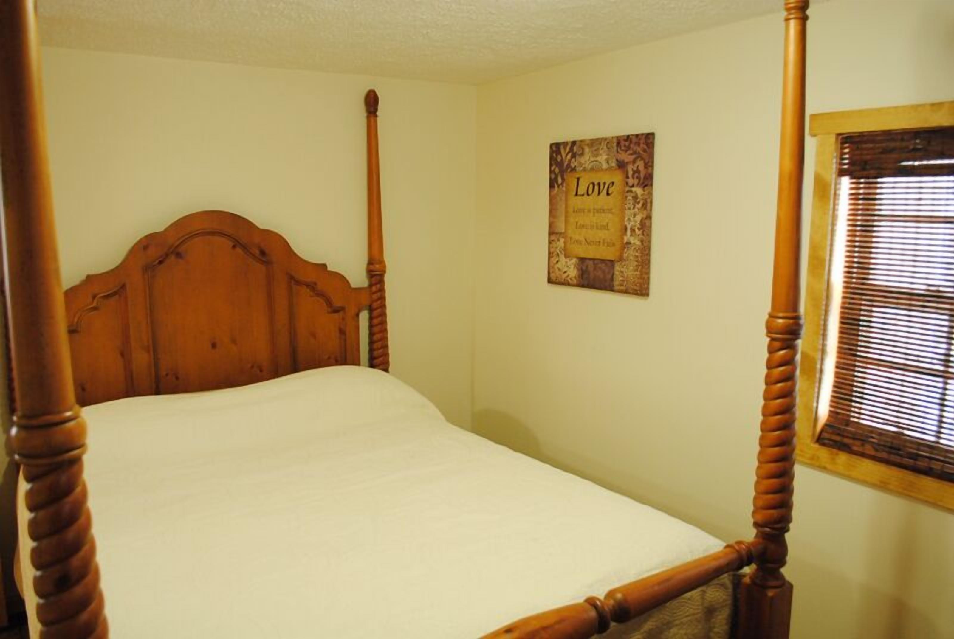 1 quarto, ferros/tábuas de passar roupa