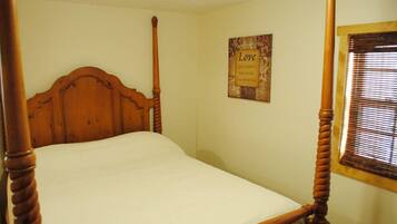 1 bedroom, iron/ironing board, Internet, bed sheets