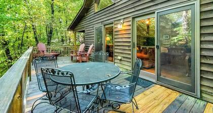 Above the River | 5 Min. Walk to Water | Hot Tub & Family Game Room