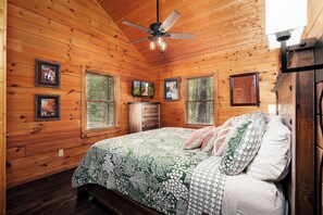 1 bedroom, memory-foam beds, iron/ironing board, free WiFi