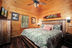 1 bedroom, memory-foam beds, iron/ironing board, free WiFi