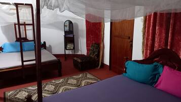 2 Schlafzimmer, Schreibtisch, Bügeleisen/Bügelbrett, WLAN