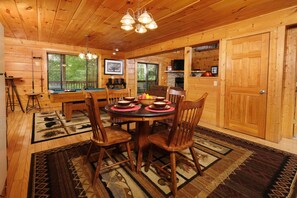 Dining - Adorable 1BR pet friendly log cabin with hot tub, pool table, and jacuzzi! (Gatlinburg)