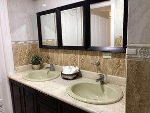 Shower, towels - Sale Price;exclusivity And Luxury In Santo Domingo (Santo Domingo)