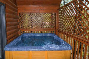 Outdoor spa tub - Pet friendly, king bedrooms, smart TVs, pool table, theater room, and hot tub! (Sevierville)