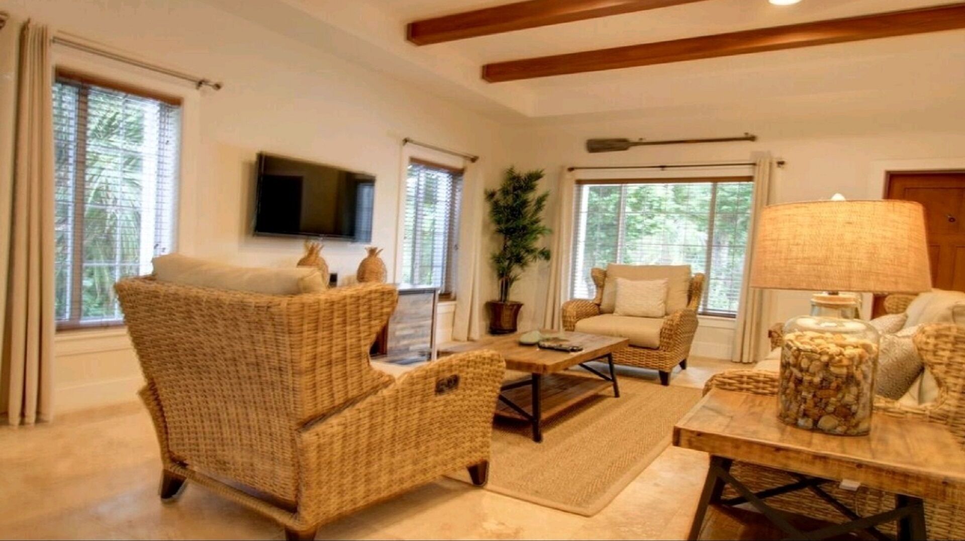 Celebrate The Holidays At This Newly Constructed Town Home With Pool #1 - Harbour Island