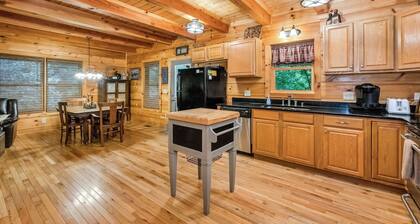 Among the Laurels and Trees: Private Hot Tub + Fire Pit