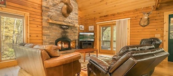 Chief Nemacolin's Lodge - Spacious Cabin for Group Gatherings near Ohiopyle