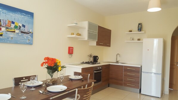 Fridge, microwave, oven, stovetop