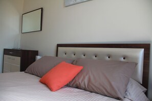 3 bedrooms, iron/ironing board, free WiFi