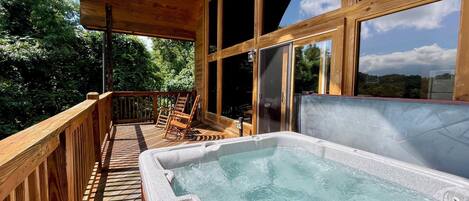 Tina de hidromasaje al aire libre