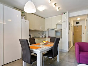 Dining - Modern, 4-pax apt -10 min walk from the Diocletian's palace and the beach - Rita (Split)