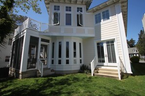 Exterior - Pet Friendly, 6 BR, 4 BA Home in Rehoboth, 2 Blocks from Beach, 5 Min to Town w/Free Golf and More! (Rehoboth Beach)