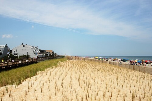 Pet Friendly, 6 BR, 4 BA Home in Rehoboth, 2 Blocks from Beach, 5 Min to Town w/Free Golf and More!