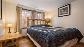 4 dormitorios, tabla de planchar con plancha, Internet y ropa de cama