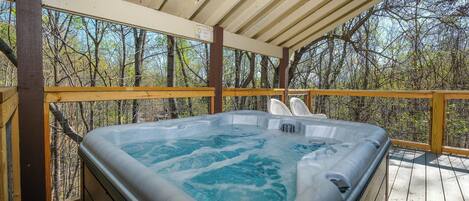Outdoor spa tub