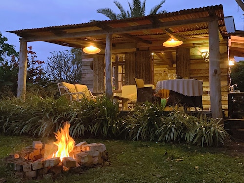 Cabanon charmant pour les amoureux de nature a quelques pas de la plage deserte