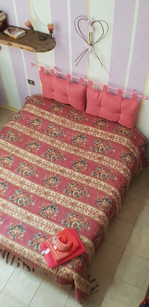 2 bedrooms, in-room safe, WiFi, bed sheets - Complete relaxation at the Pasquino house (Iesa)